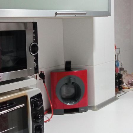 Habitaciones Individuales En Apartamento Compartido 塞维利亚 外观 照片